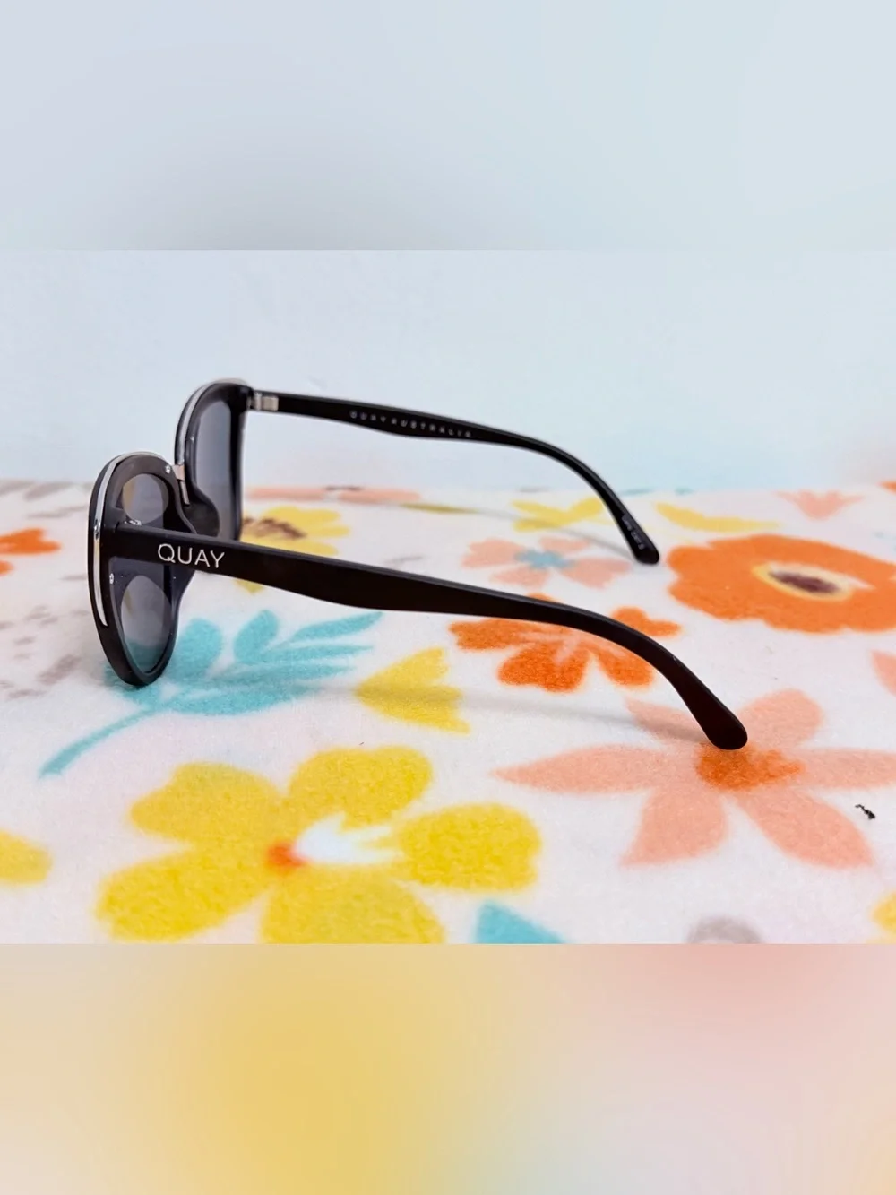 Quay Australia Black Cat-Eye Sunglasses with Dark Lenses